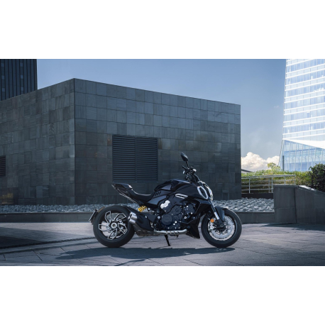 Ducati Diavel V4